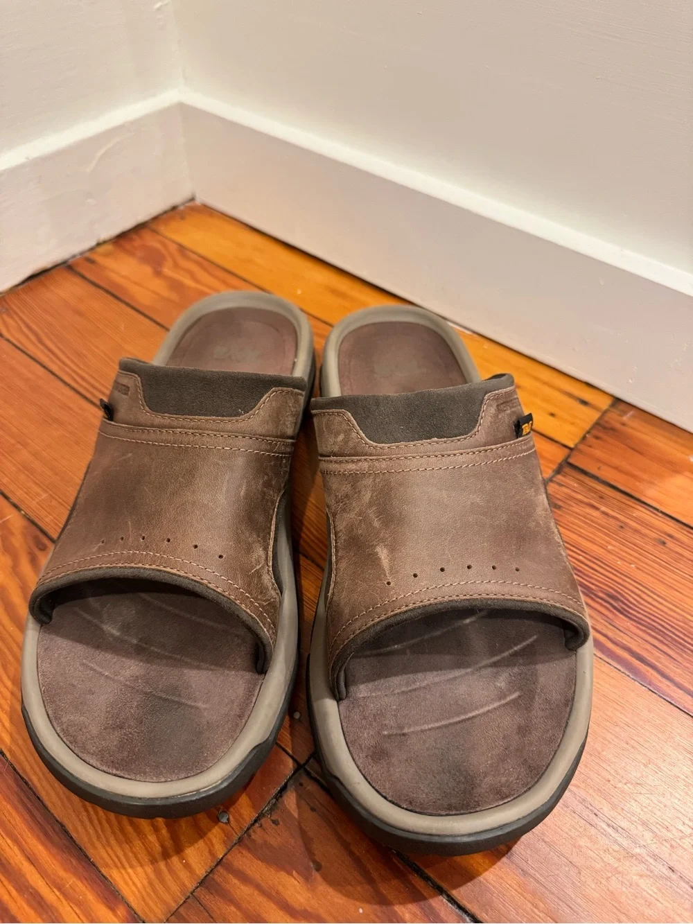 Teva Men's Langdon Brown Leather Slide Sandals Waterproof Sz. 11 Outdoors